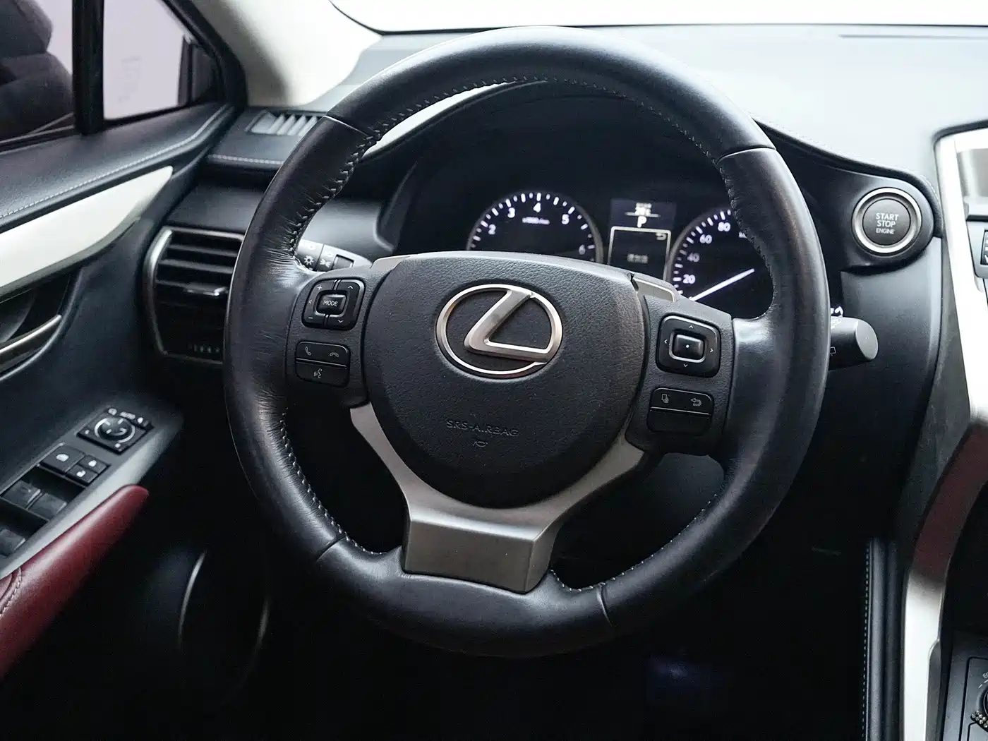 Фото 21 - Lexus NX