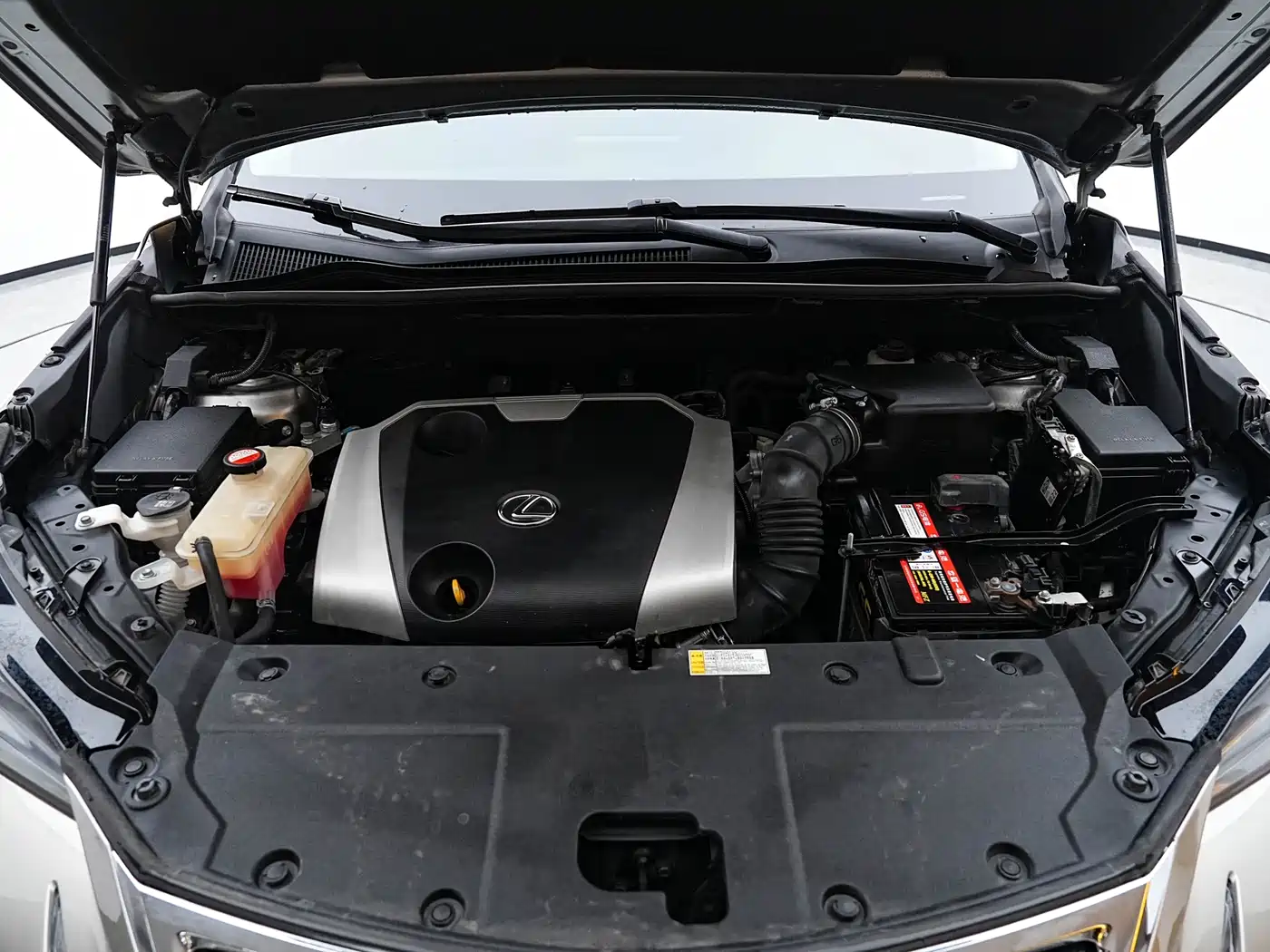 Фото 23 - Lexus NX
