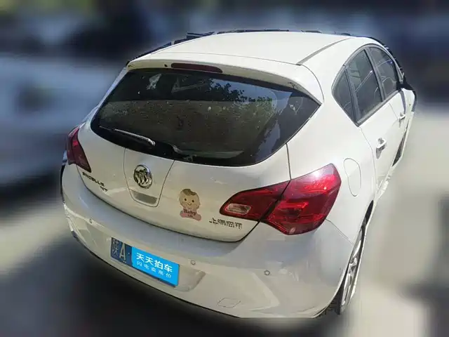 Buick Excelle 2013 Model XT 1.6L Automatic Fashion — фото 2