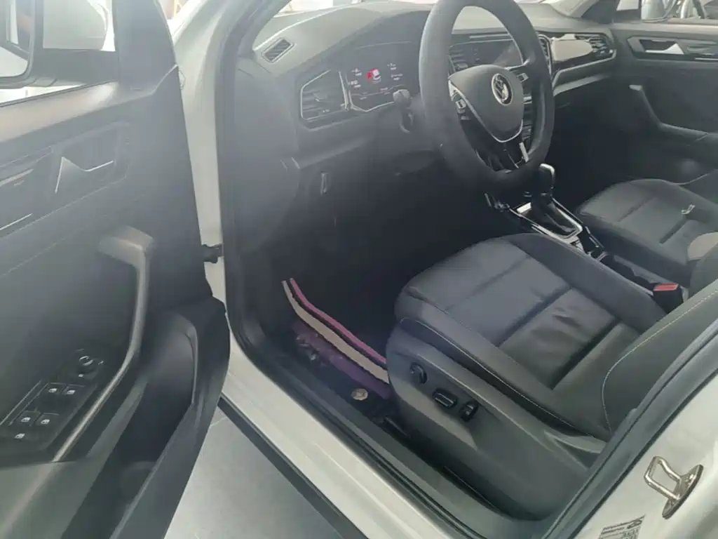 Volkswagen T-Roc, миниатюра 16