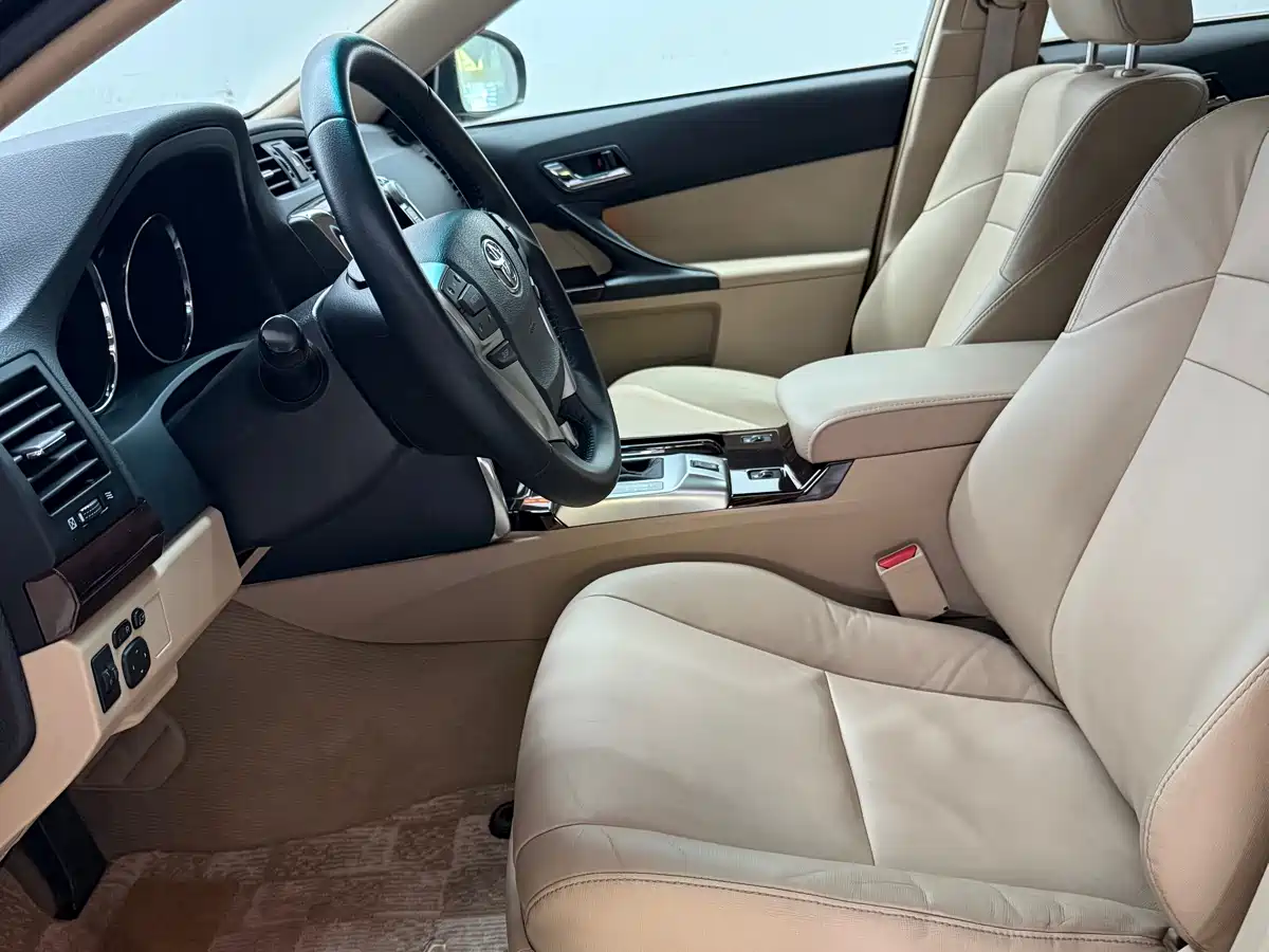 Toyota Reiz 2010 2.5V Elegance Elite Edition фото 5
