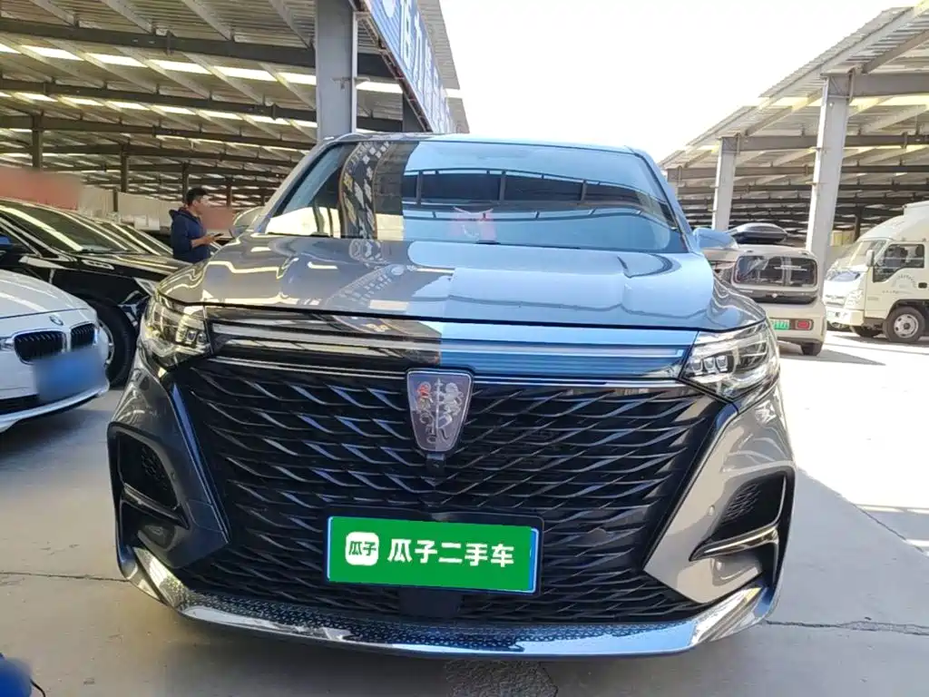 Фото 3 - Roewe iMAX8
