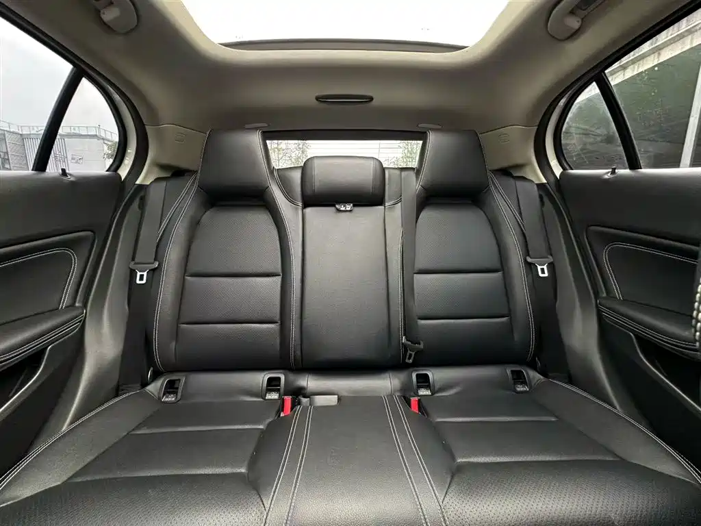 Mercedes-Benz GLA 2015 GLA 200 Fashion фото 9
