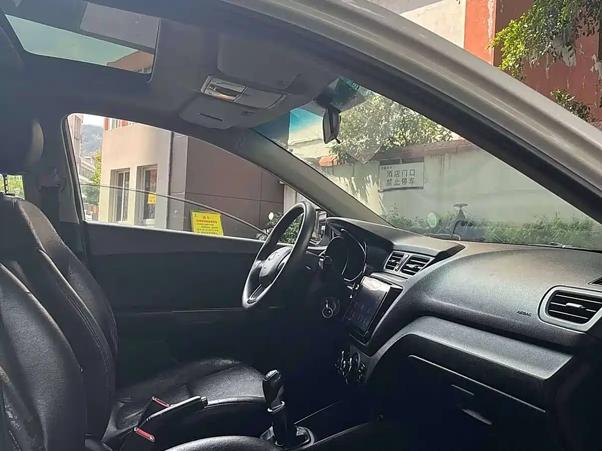 Kia K2 2015 Sedan 1.4L MT GLS фото 7