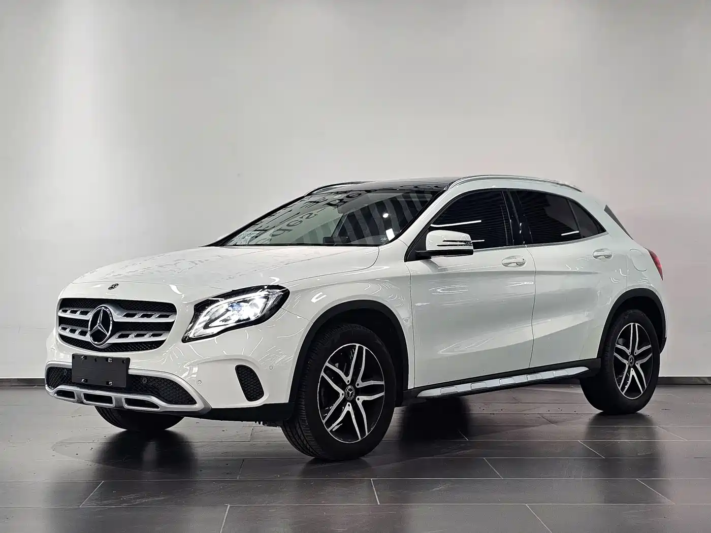 Mercedes-Benz GLA 2017 GLA 200 Fashion