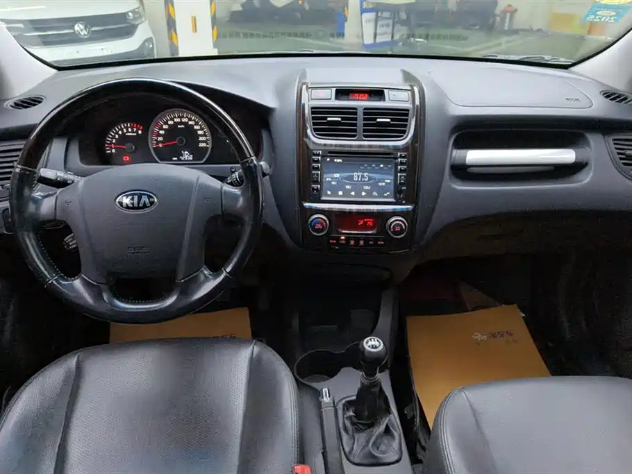 Kia Sportage 2013 2.0L Manual 2WD GLS фото 12
