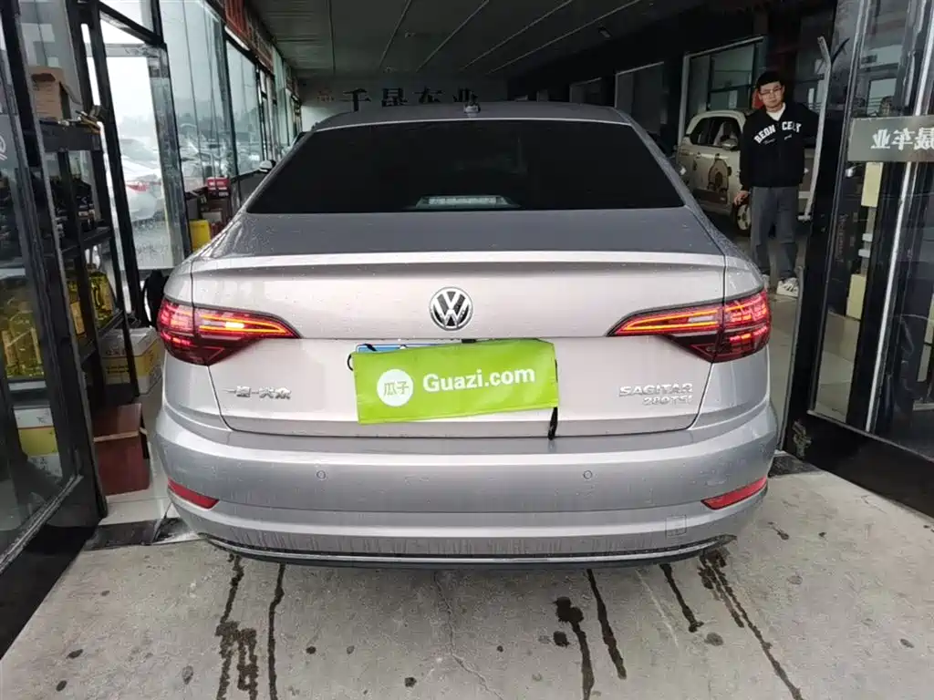 Volkswagen Sagitar 2021 280TSI DSG Surpassing Edition фото 6