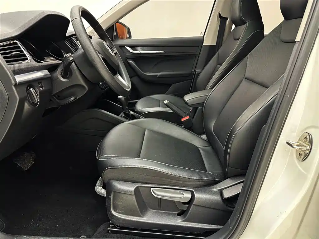 Škoda Kamiq 2022 1.5L Automatic Comfort Edition фото 19
