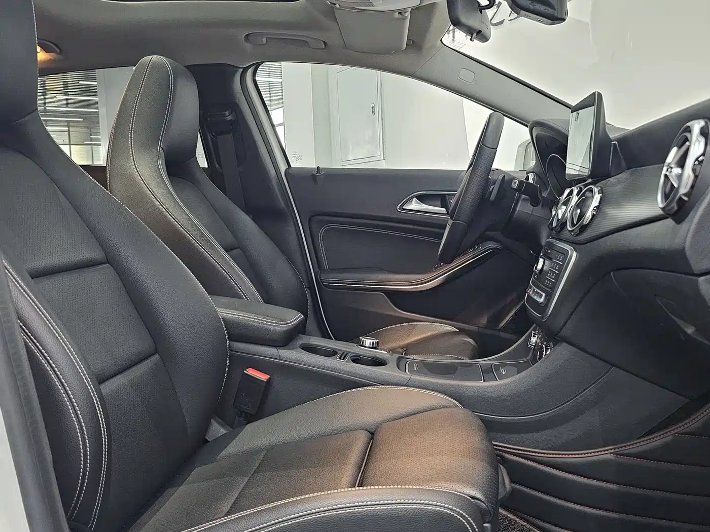 Mercedes-Benz GLA 2017 GLA 200 Fashion фото 11