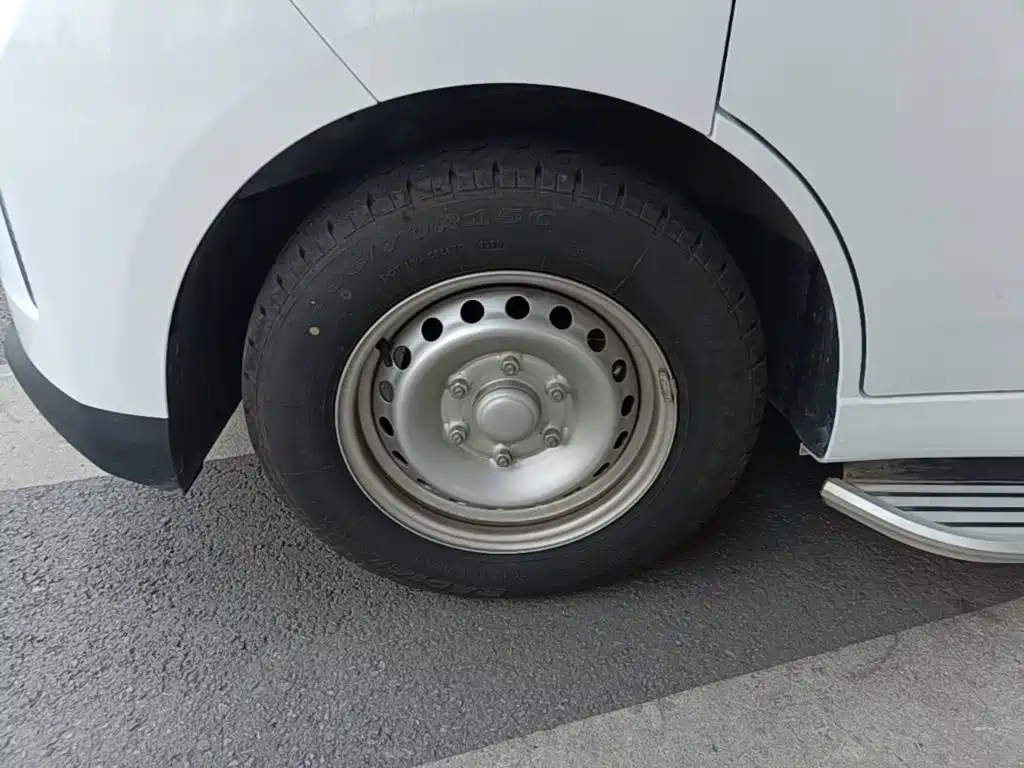 Wuling Motors Wuling Yangguang 2025 2025 400km Bus Comfort Edition