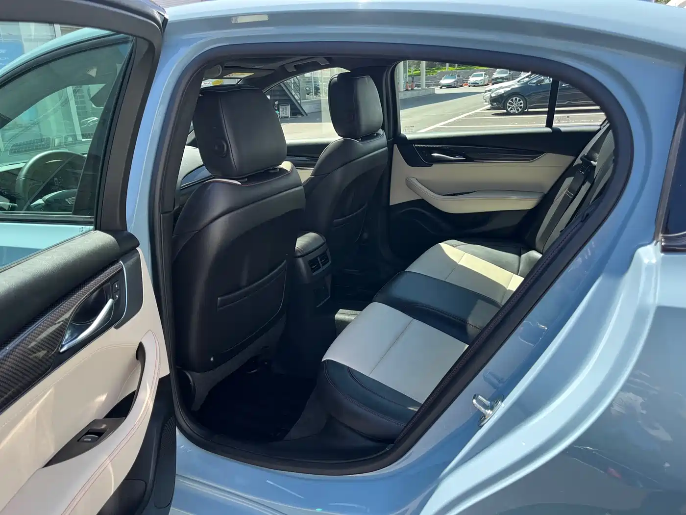 Cadillac CT5 2025 Model 28T Track Performance Edition + Peak Track Package фото 10