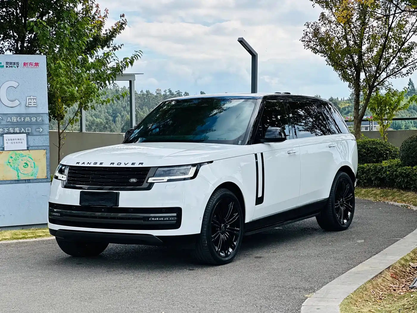 Фото 1 - Land Rover Range Rover