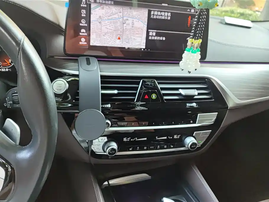 BMW 5 Series 2022 530Li Leading Luxury Package фото 13