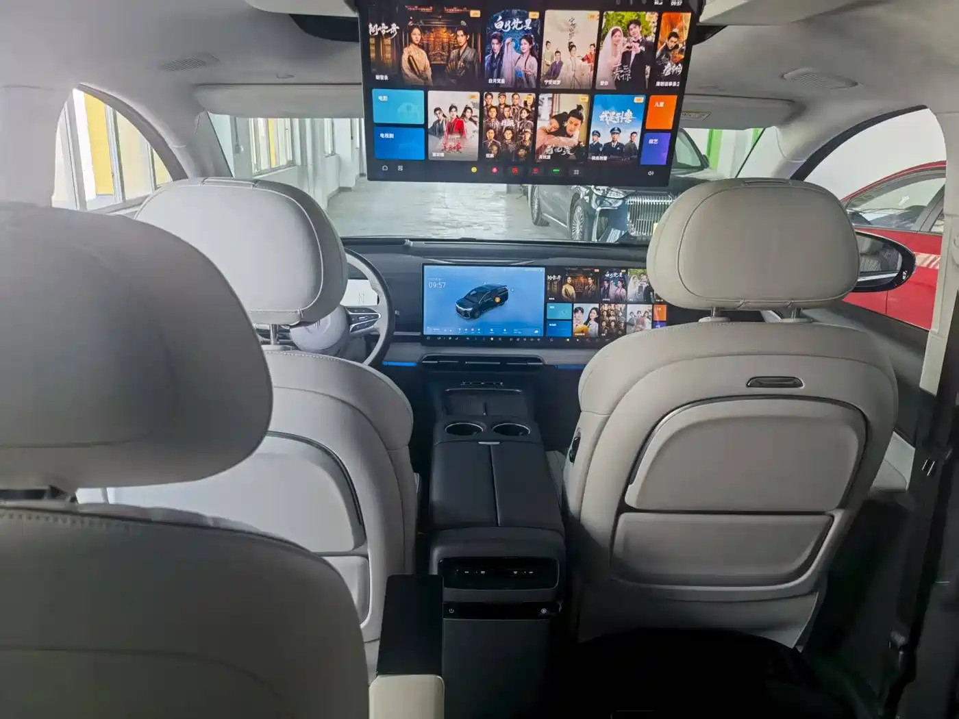 Voyah Auto Voyah Dreamer 2025 PHEV AWD Flagship Qian Kun Edition фото 2