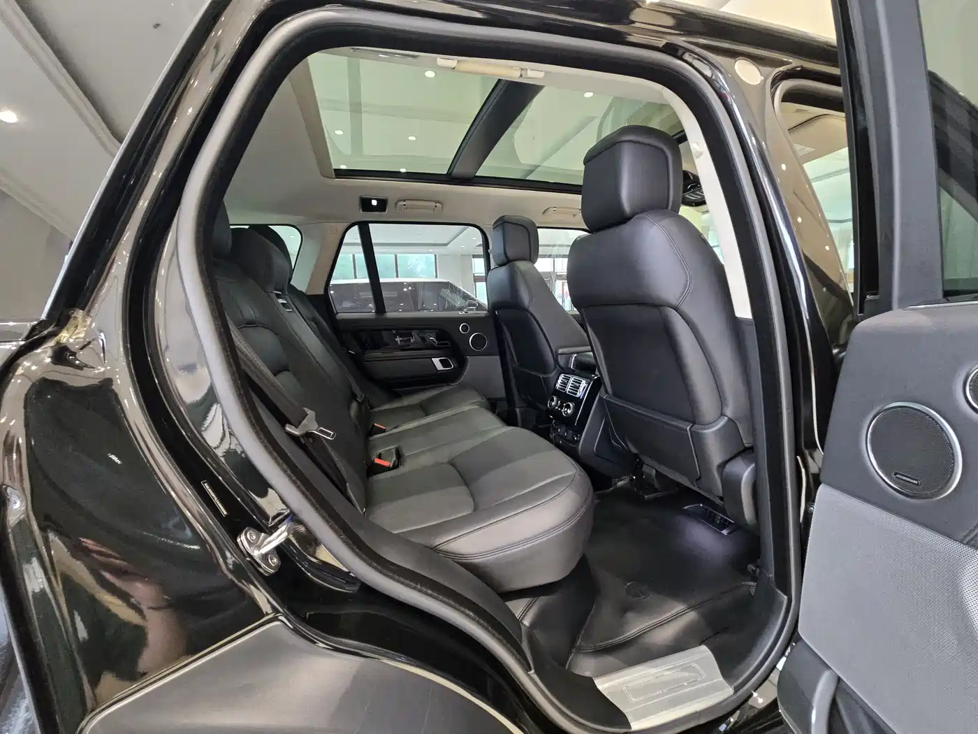 Land Rover Range Rover фото 15