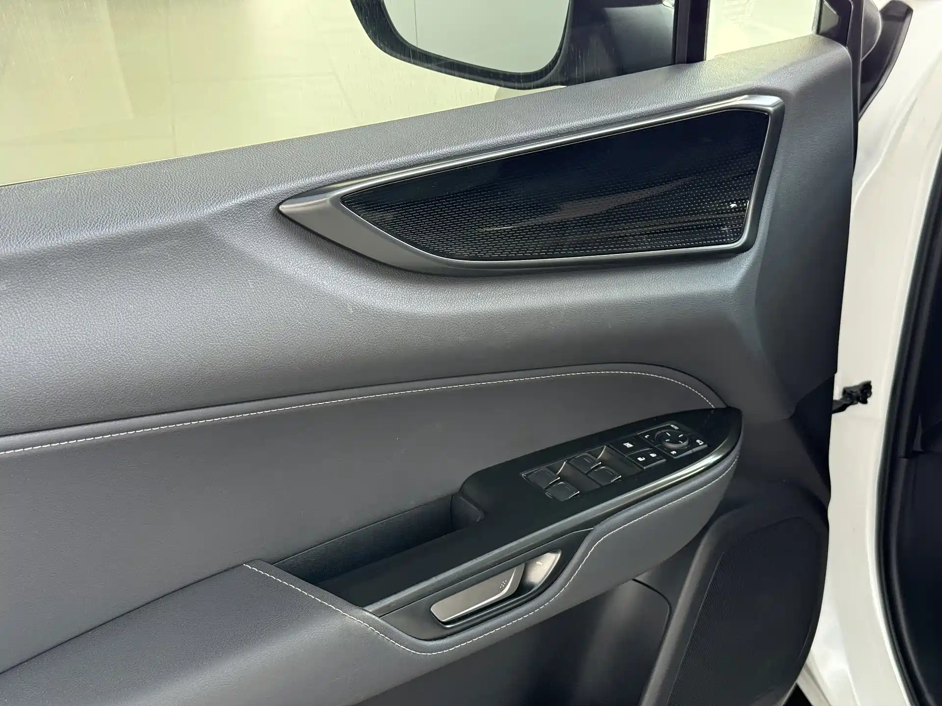 Фото 13 - Lexus NX