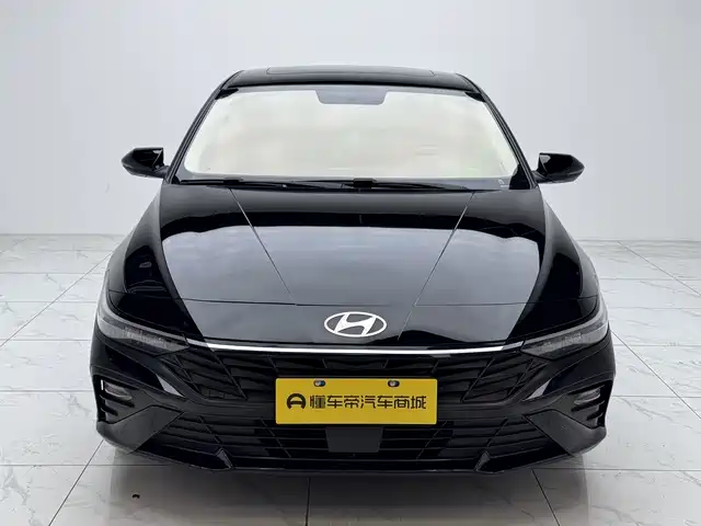 HYUNDAI ELANTRA