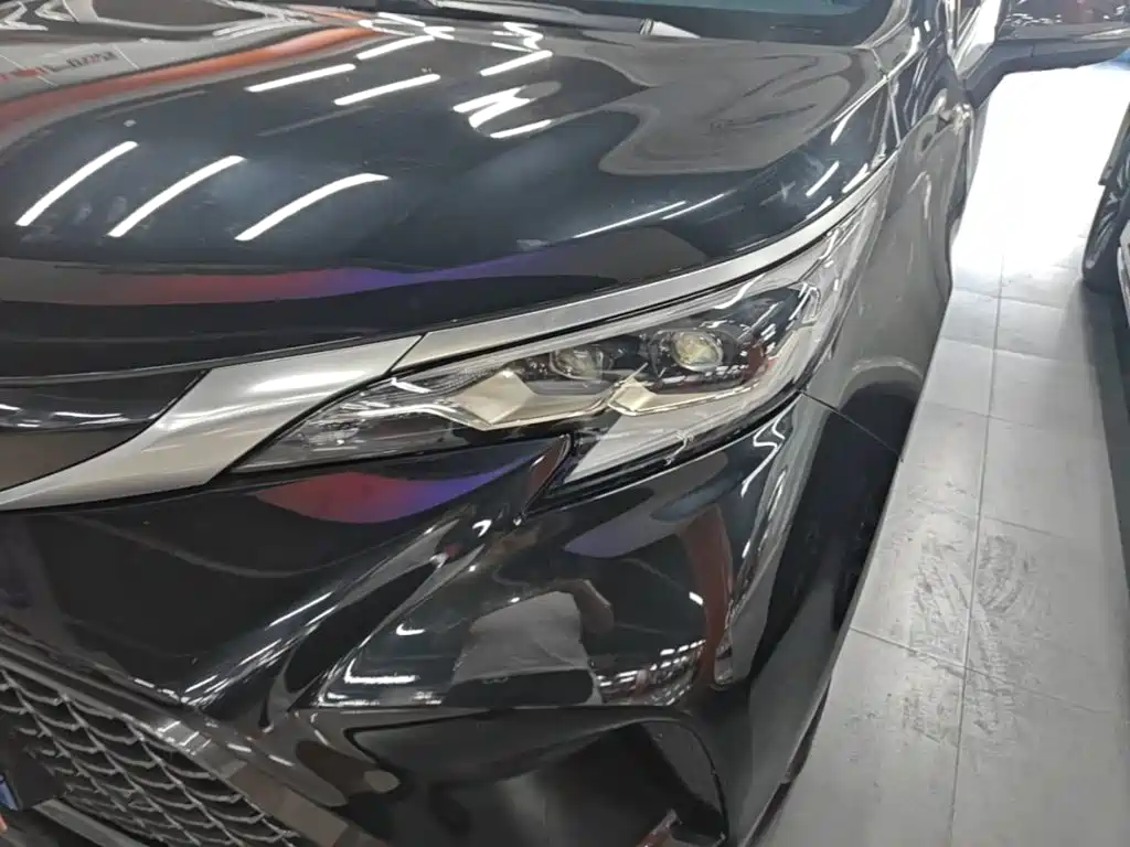 Фото 24 - Toyota Granvia