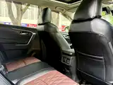 Photo 16 - Toyota RAV4