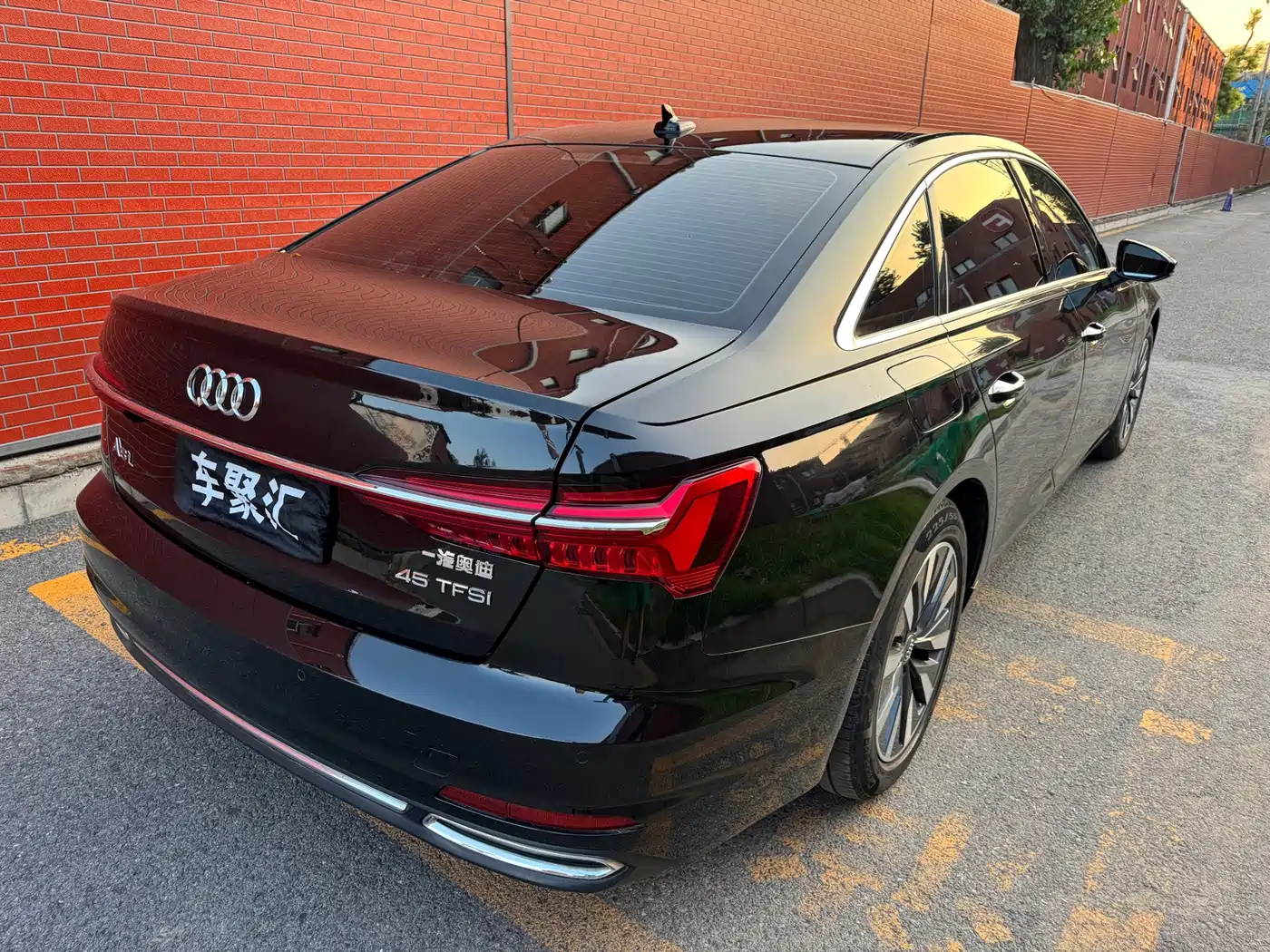 Фото 4 - Audi A6L