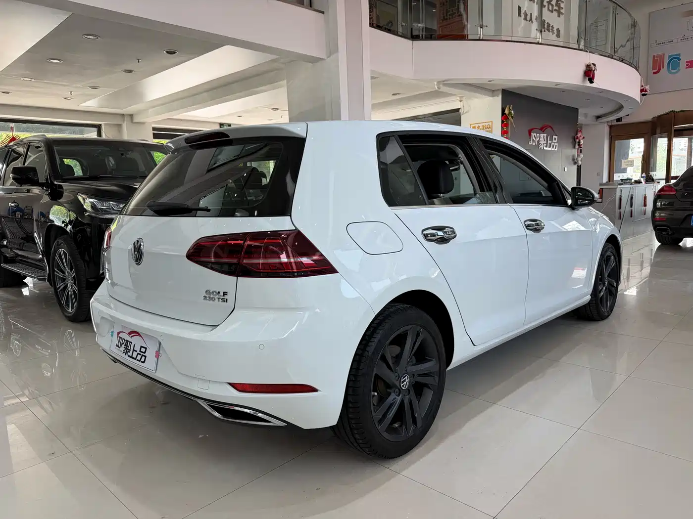 Volkswagen Golf 2018 230TSI Automatic Luxury фото 9