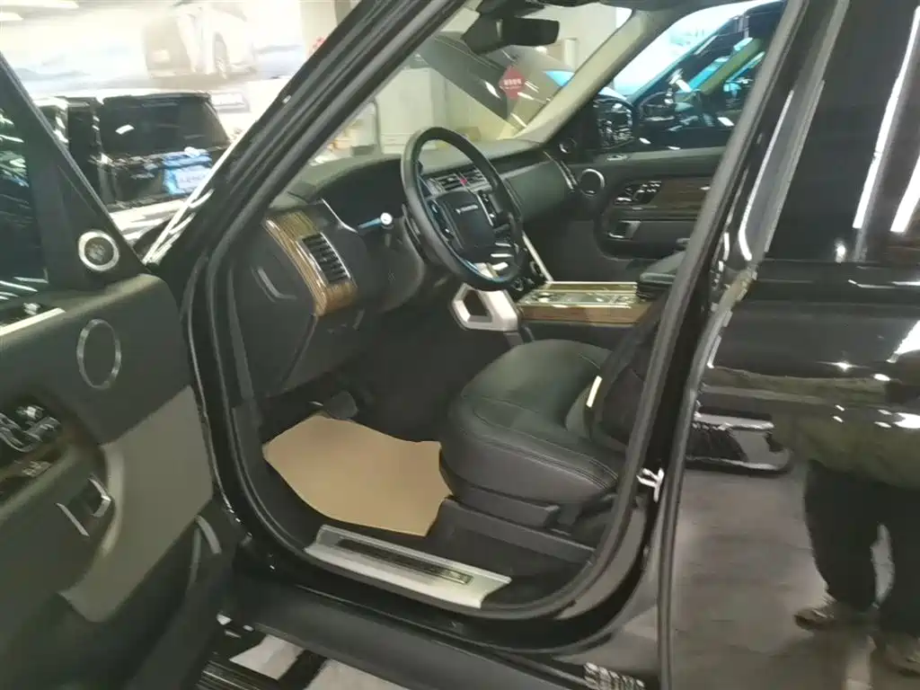 Land Rover Range Rover 2019 3.0 SC V6 Heritage Extended Edition фото 15