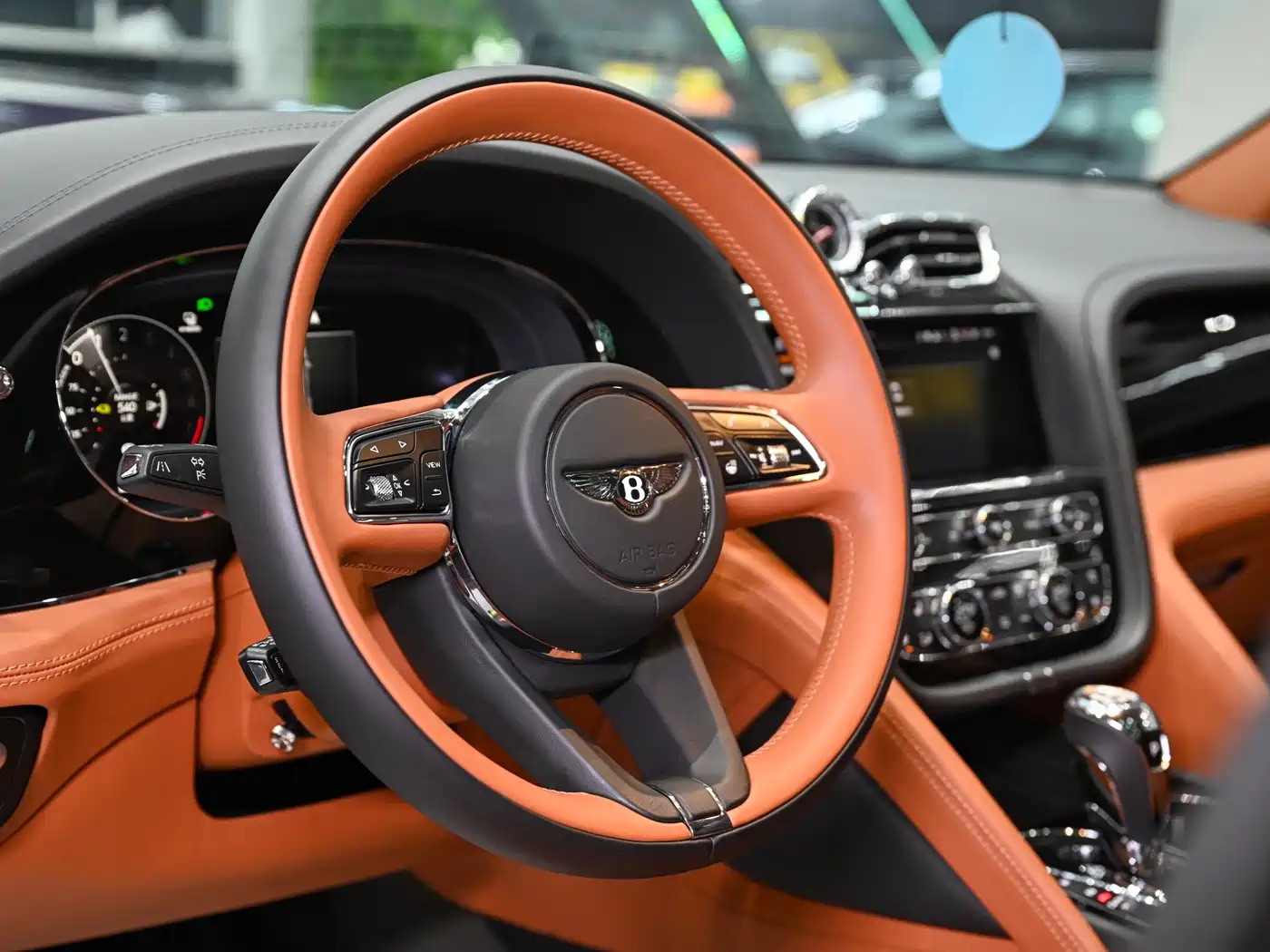 BENTLEY TIMYUE PLUG-IN HYBRID