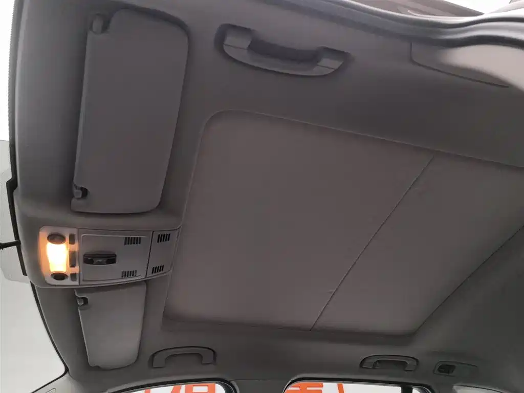 BMW X1 (Import) 2010 sDrive18i Luxury Model фото 14