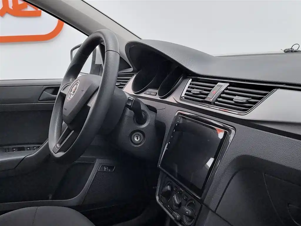 Škoda Rapid 2020 1.5L Manual Standard фото 22