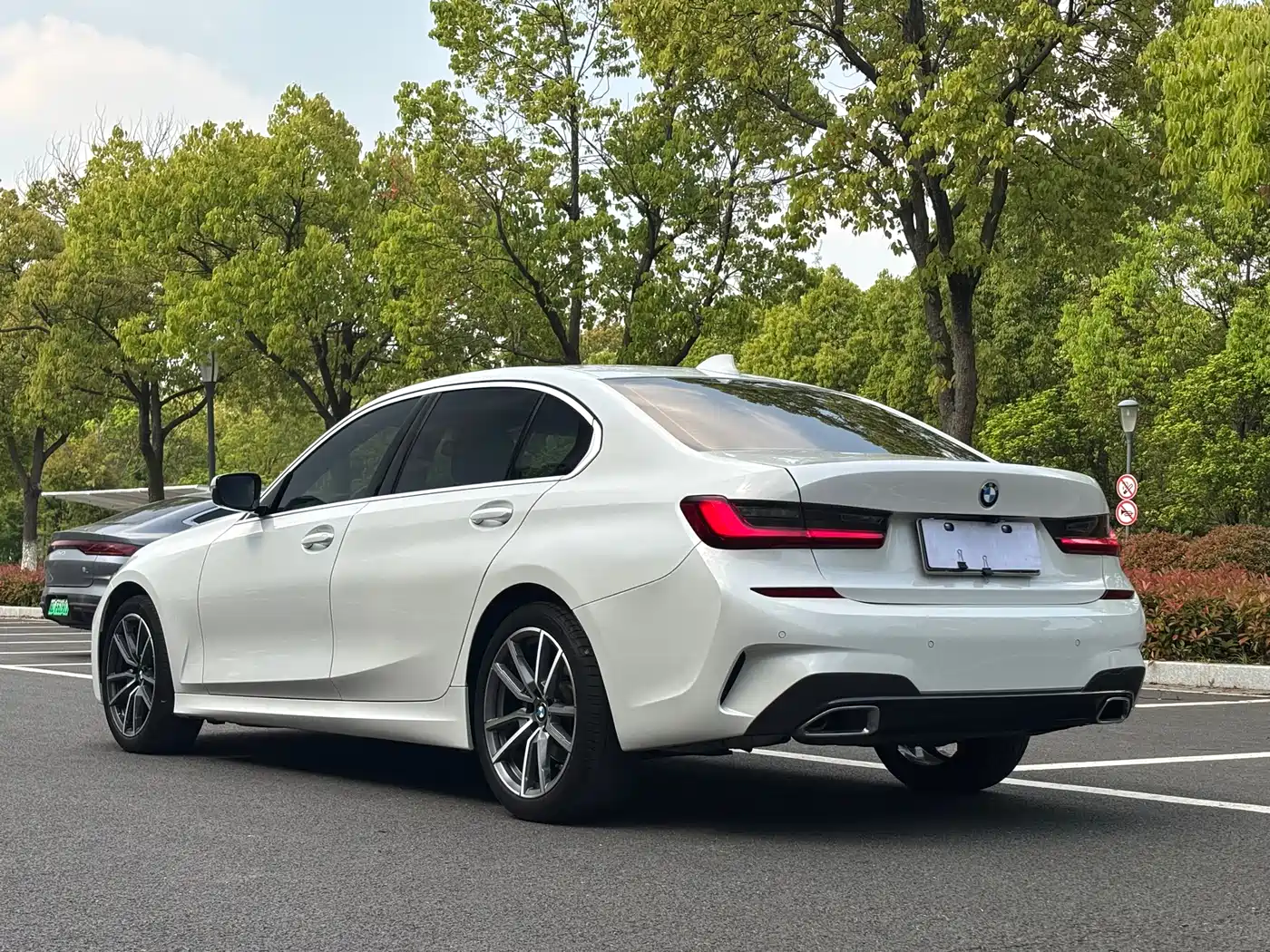 BMW 3-SERIES