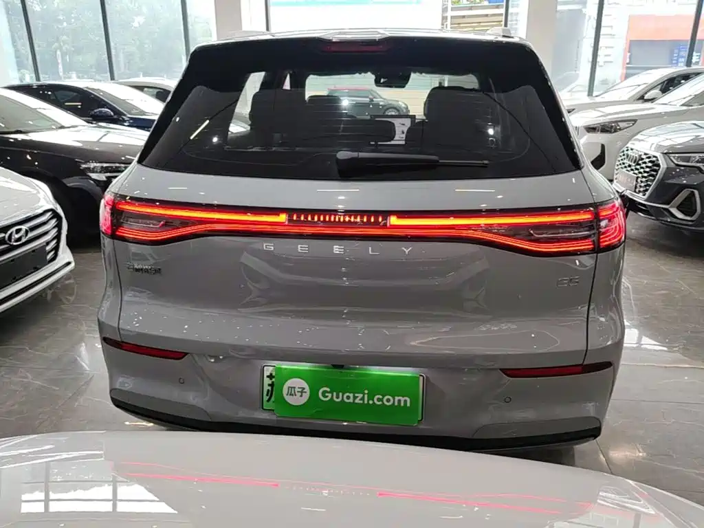 Фото 4 - Geely Galaxy Galaxy E5