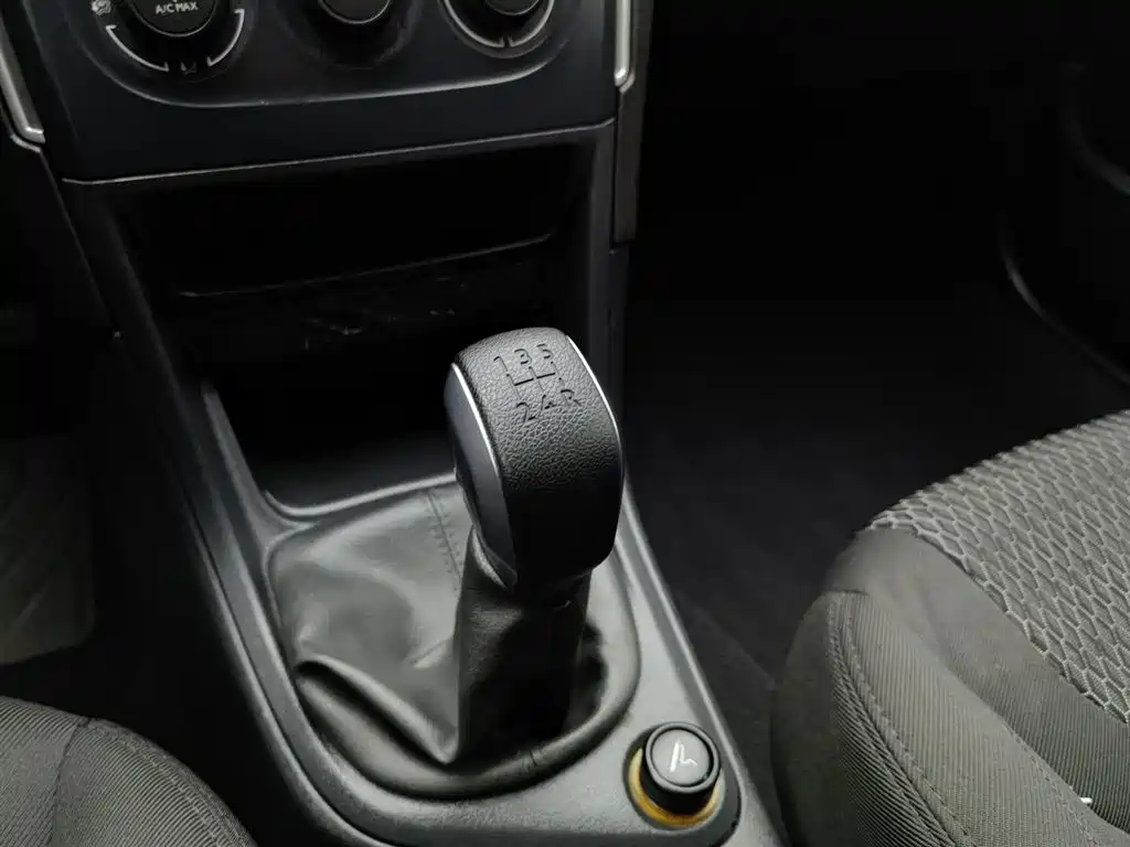 Peugeot 308 2014 Model Joy Edition Classic 1.6L Manual Superior Style фото 13