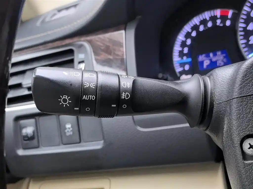 Toyota Camry 2016 2.0G 10th Anniversary Leading Edition фото 21