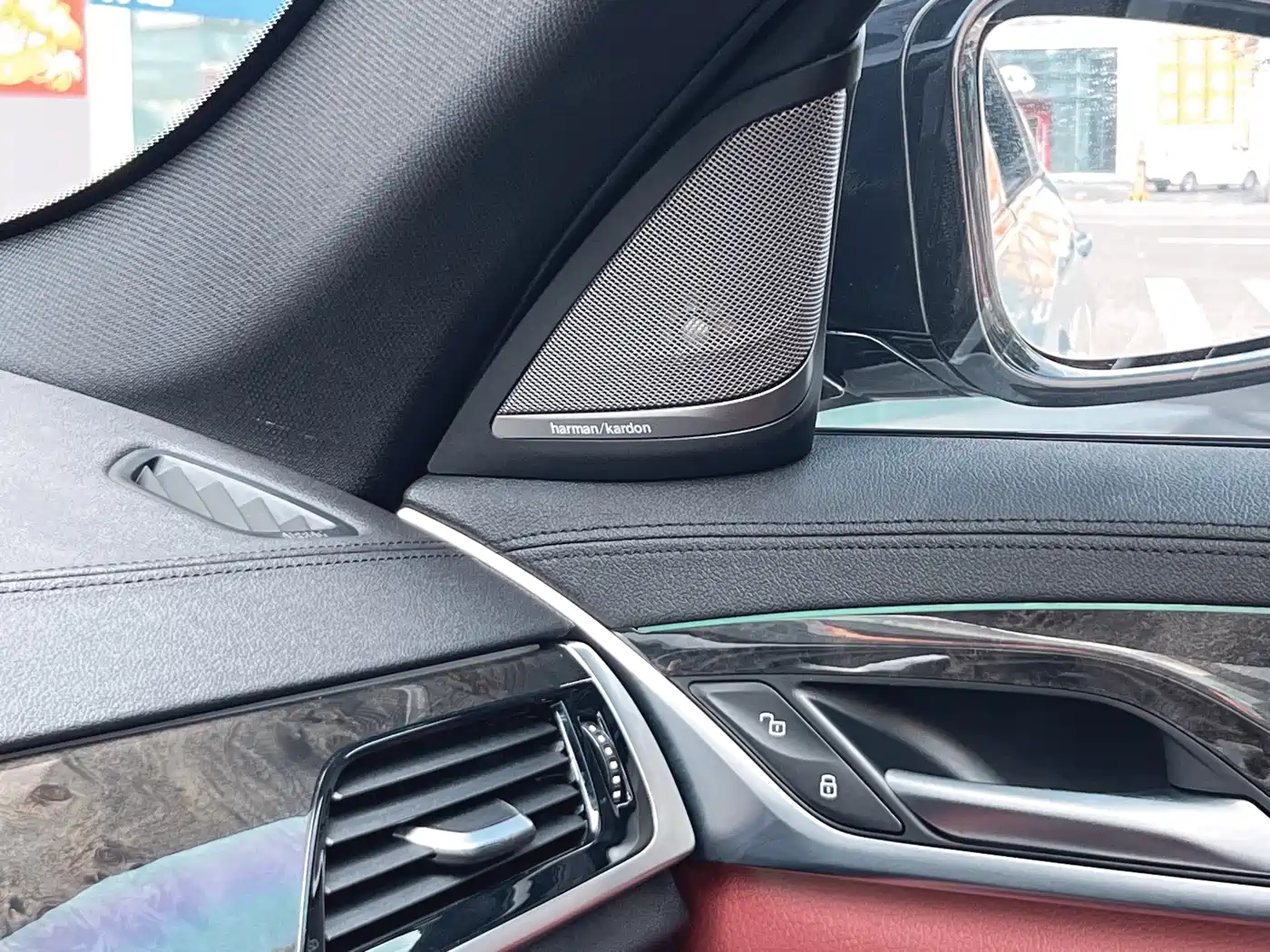 BMW 5 Series 2019 530Li Premium M Sport Package фото 13
