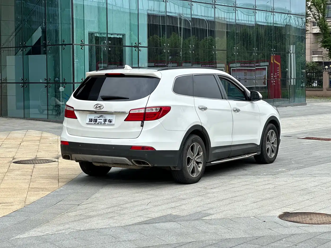 Hyundai Grand Santa Fe 2013 3.0L 7-Seater 4WD Comfort Edition фото 9