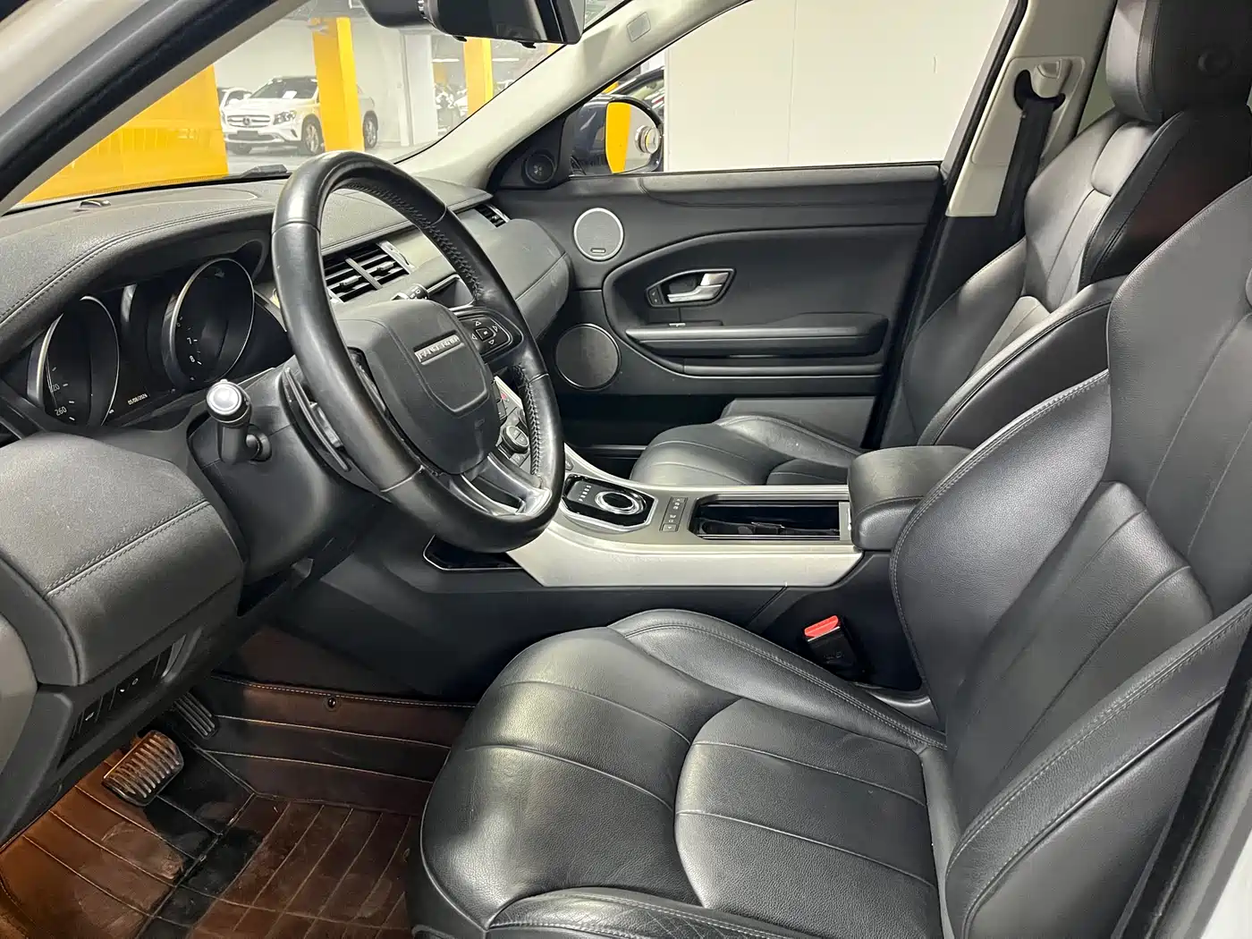 Land Rover Range Rover Evoque 2018 240PS SE Smart Edition фото 6