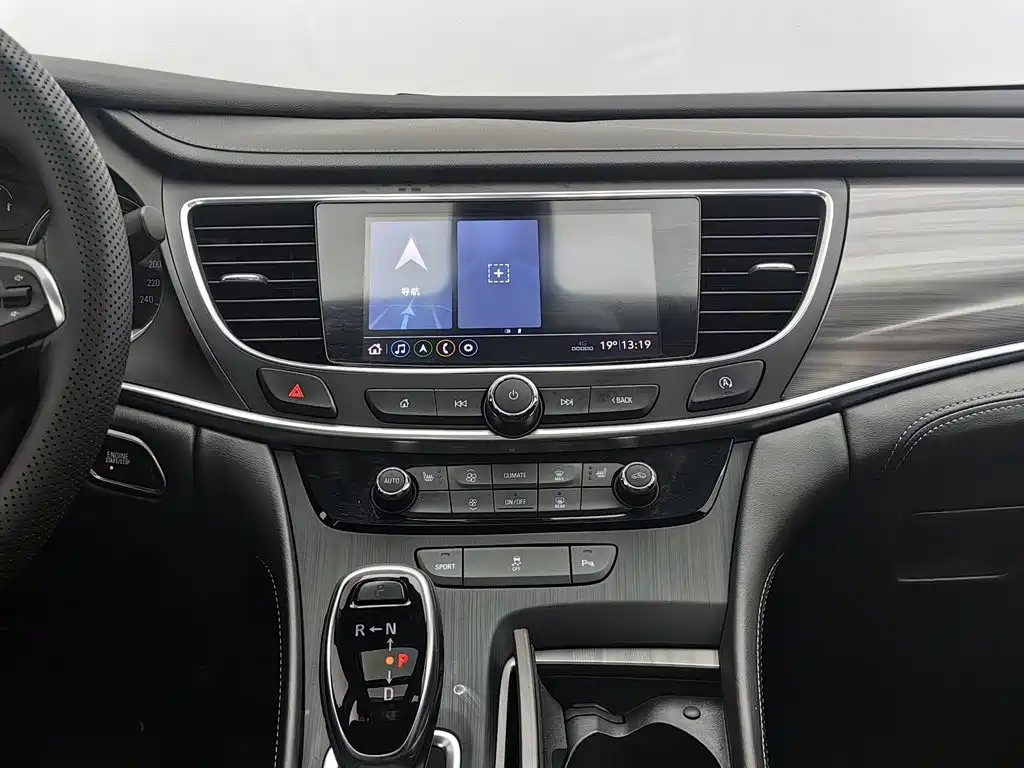 Photo 12 - Buick LaCrosse