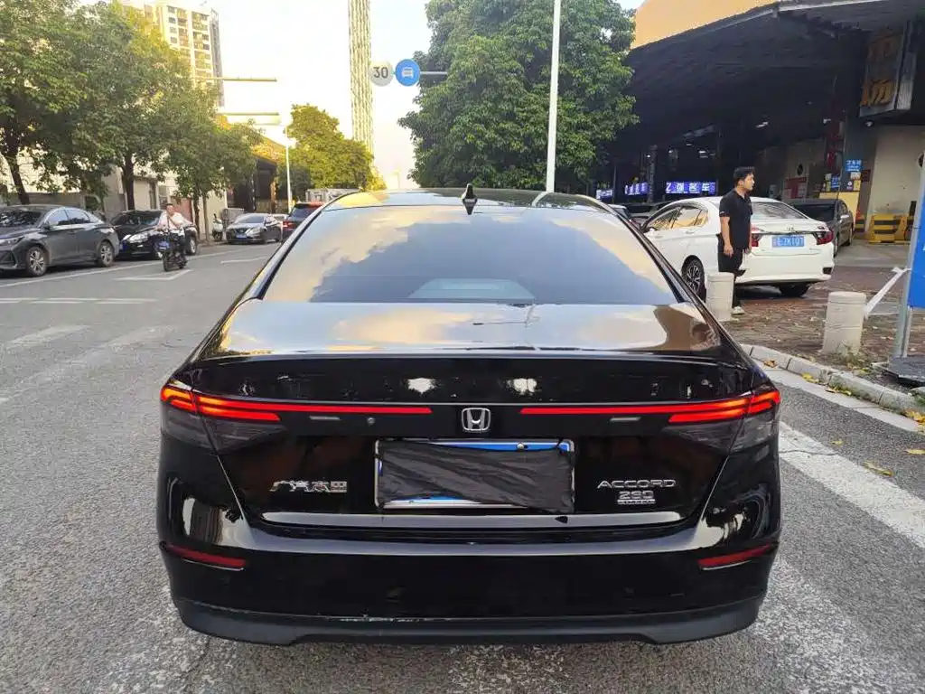 صورة 8 - Honda Accord