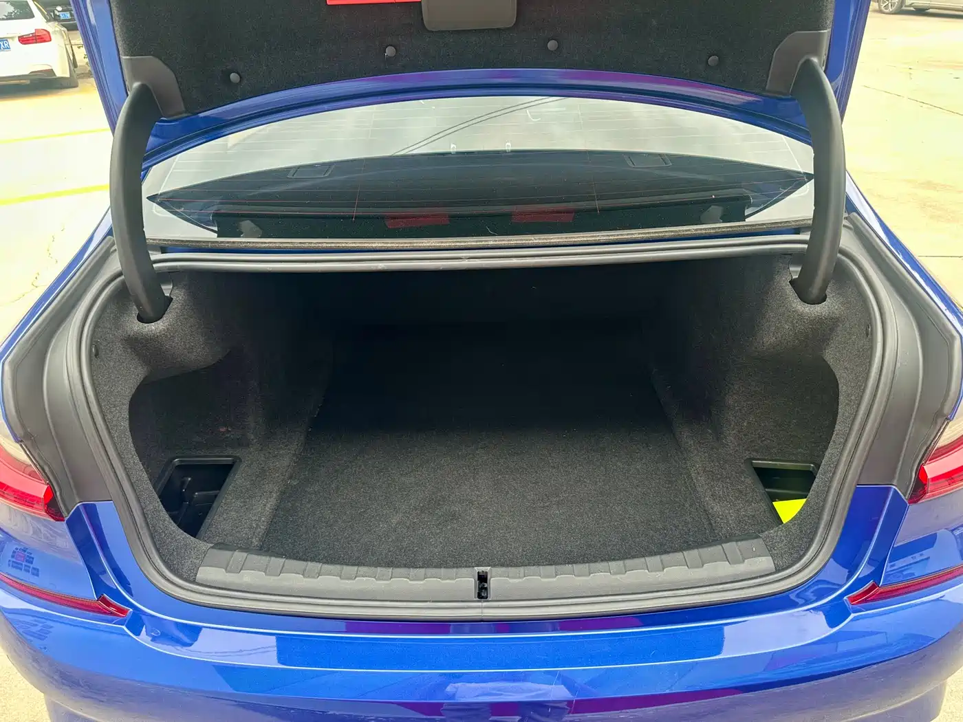 BMW 3 Series 2020 325Li M Sport Package фото 10