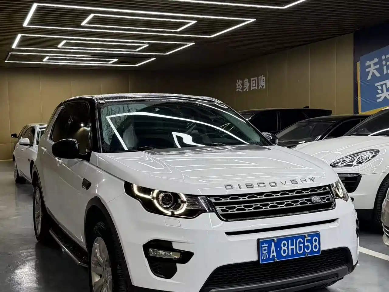 Land Rover Discovery Sport 2018 240PS SE Edition фото 2