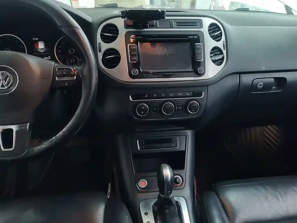 Volkswagen Tiguan 2015 1.8TSI Automatic 2WD Highline фото 13