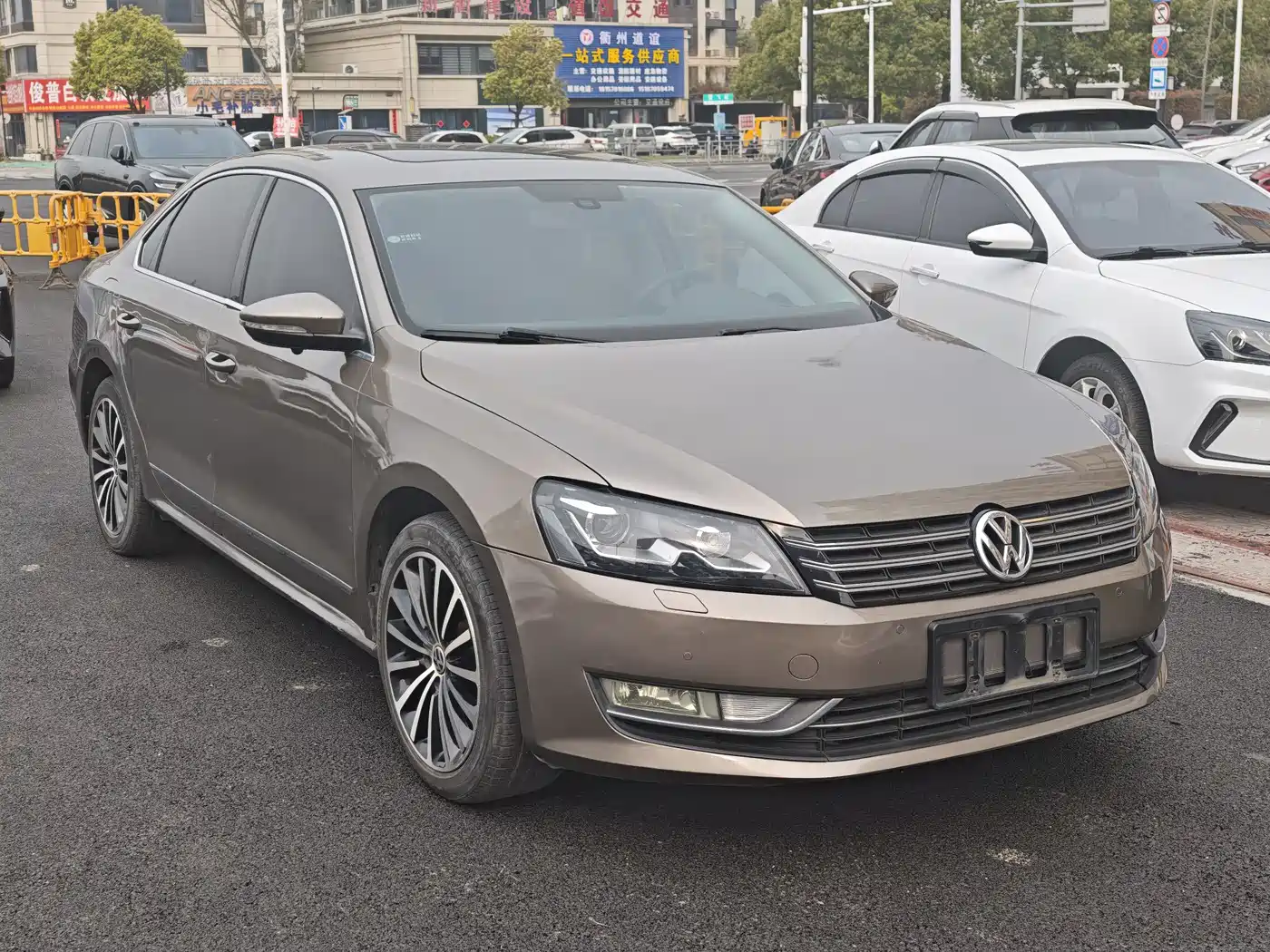 Volkswagen Passat 2014 1.8TSI DSG Executive Edition фото 6