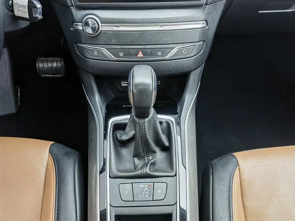 Peugeot 408 2016 1.6T Automatic Luxury Edition фото 13