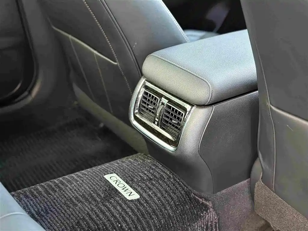 Toyota Crown 2019 2018 2.0T Fashion Edition