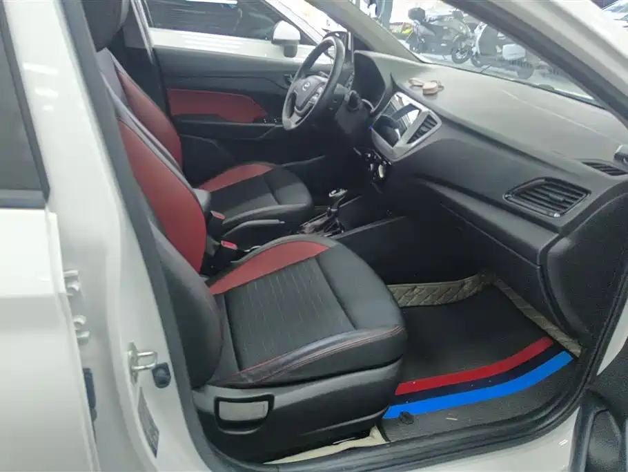 Hyundai Verna 2016 1.4L Automatic Vitality Edition SPORT фото 8