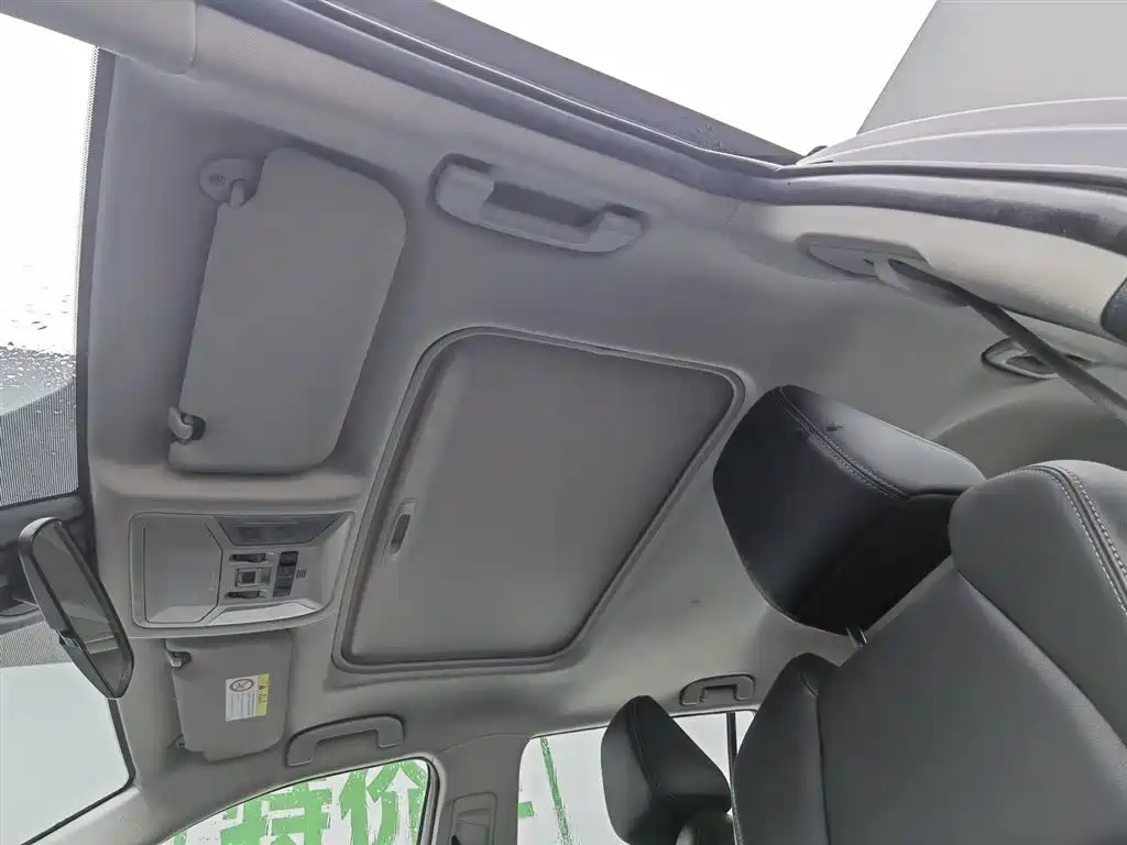 Toyota Wildlander 2022 2.0L CVT FWD Luxury PLUS Edition фото 14