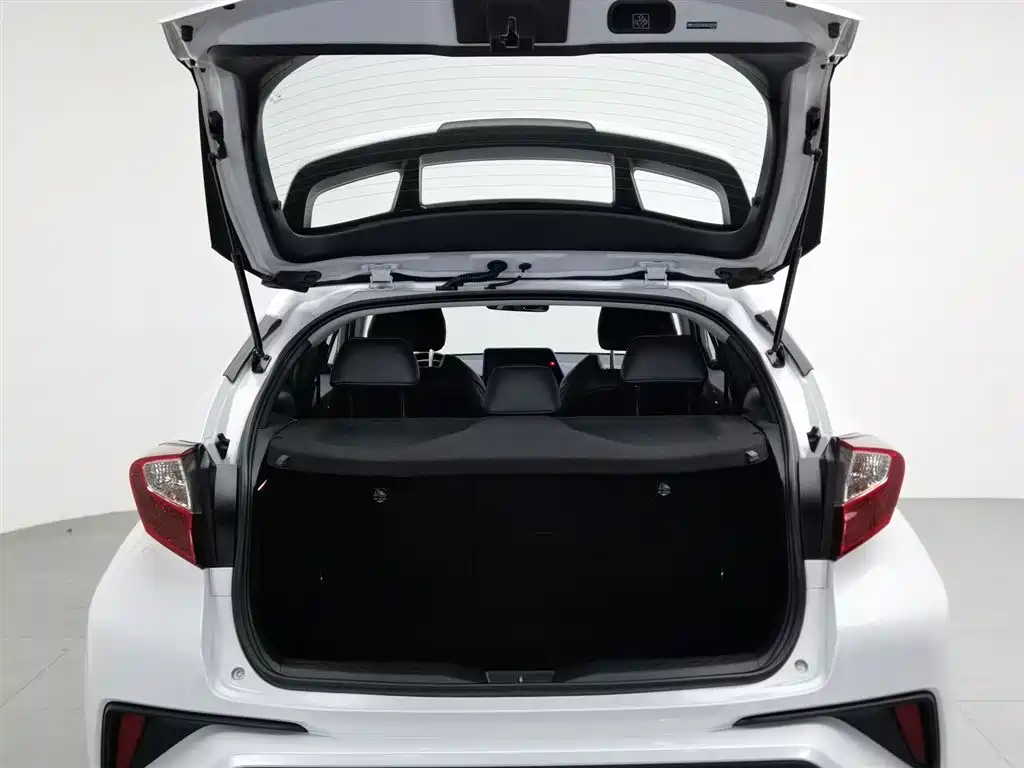 Toyota C-HR 2021 2.0L Comfort Edition фото 16