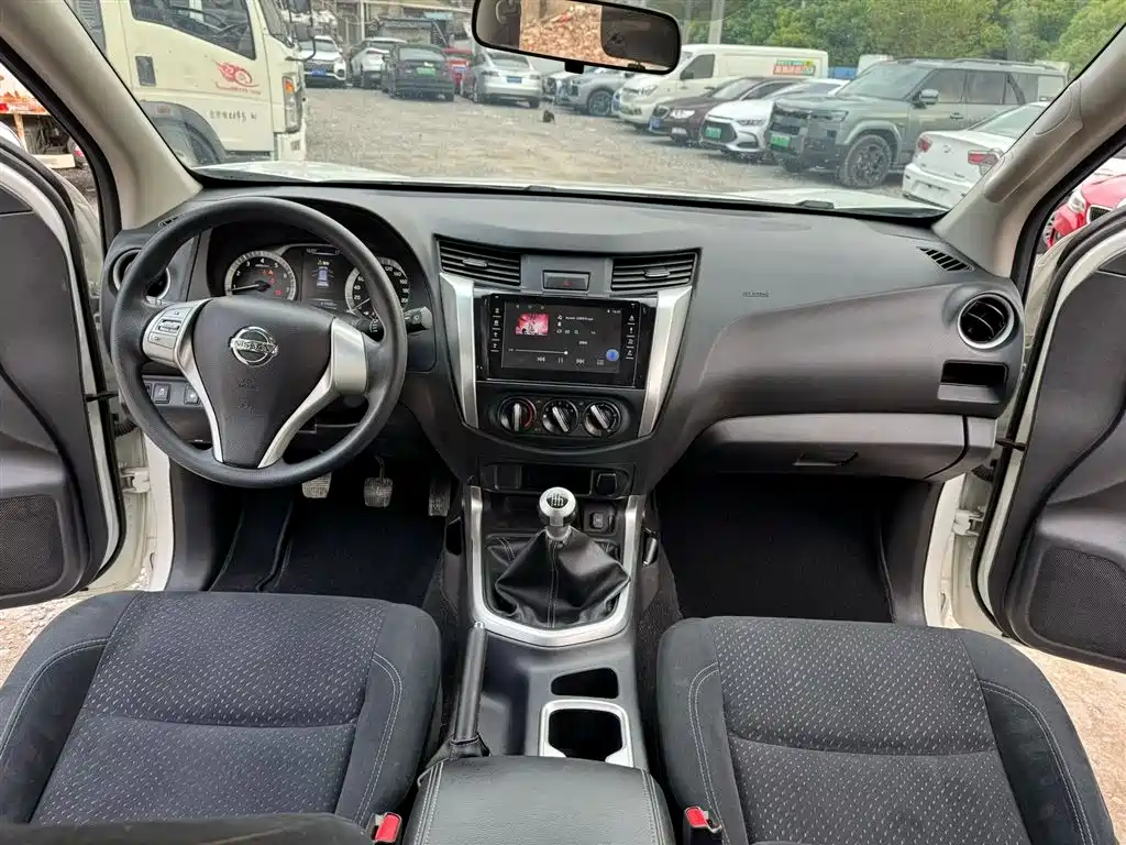 Nissan Terra 2020 2.5L XE Manual 2WD Elite Edition фото 8