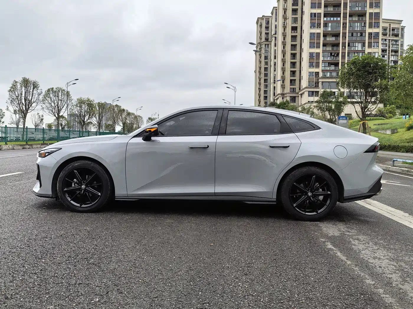 CHANGAN UNI-V