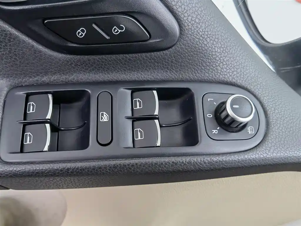 Volkswagen Golf 2012 1.4TSI Automatic Comfort фото 9